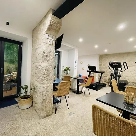 Charmosa Penthouse 2 Quartos - Batalha - - N Porto